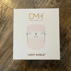 DMH Aesthetics LED Light Shield Mask - Poosh Exclusive